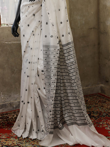 Handloom Jacquard Saree - Off White