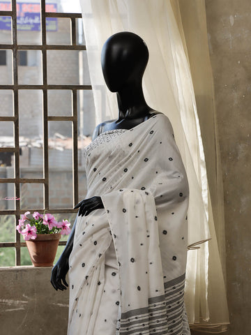 Handloom Jacquard Saree - Off White