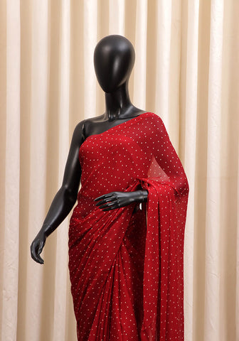 chiffon saree, silk saree, valentine day outfit, semi formal saree, lightweight saree, summer sarees, sarees in pakistan, sarees in karachi, saree shaper in pakistan, maroon silk saree  